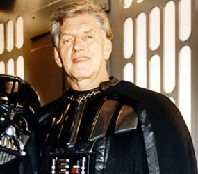 David Prowse (el actor de Darth Vader) está listo para aparecer en Episodio VII